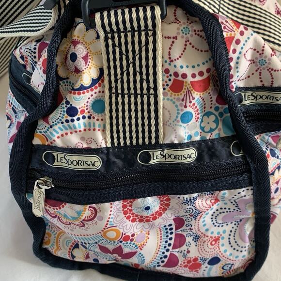 LeSportSac Floral Medium (15x12.5x8) Weekender Travel Duffel Bag - Picture 9 of 16